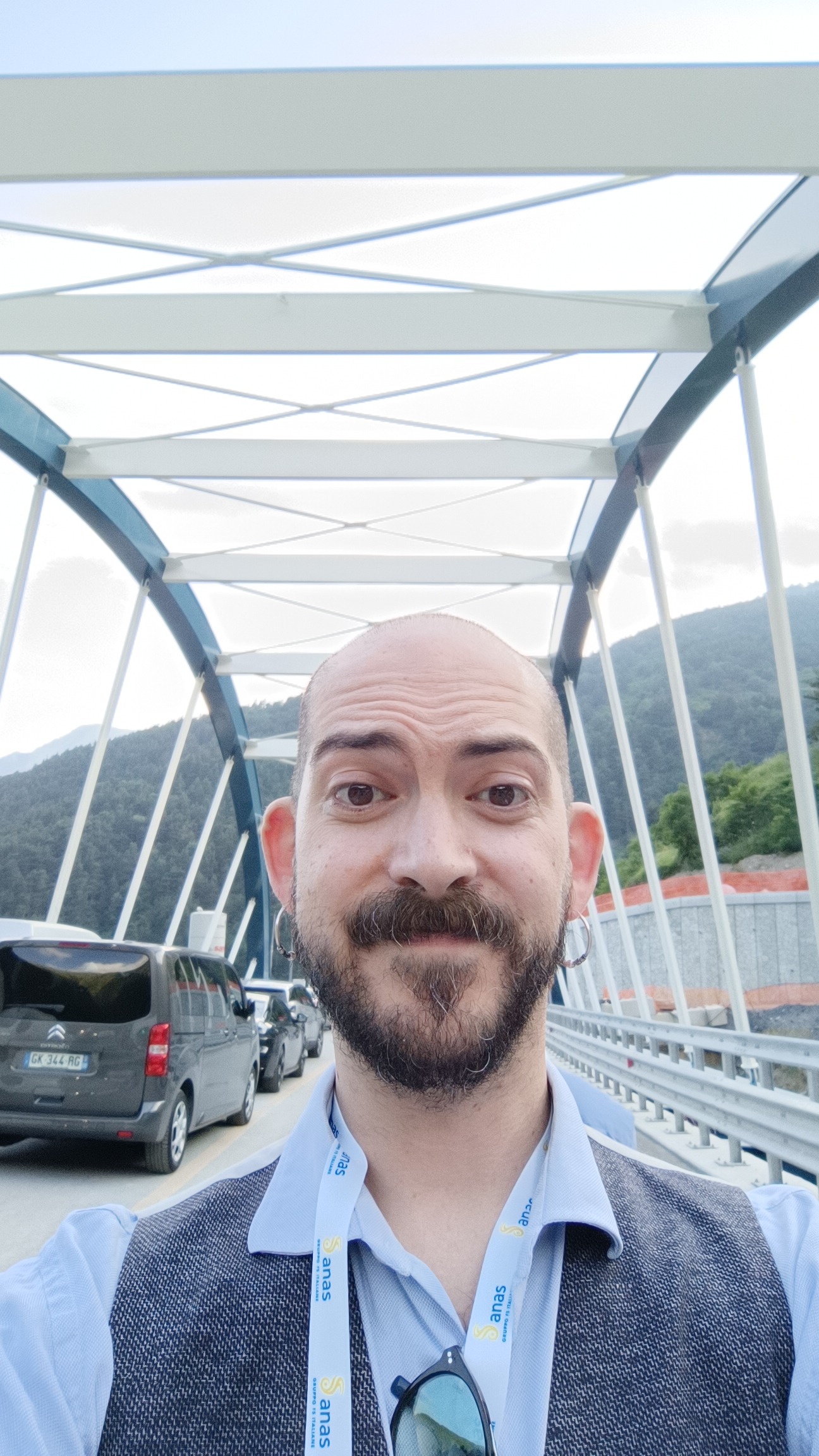 Francesco Paolo Verardi sul ponte del versante francese del Colle di Tenda
